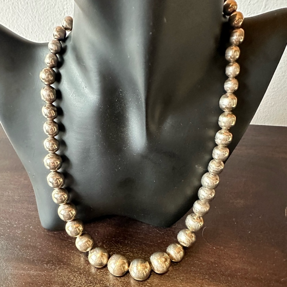Vintage Graduated Mexican Silver ‘Pearl’ Bead Necklace 925 TD-34
